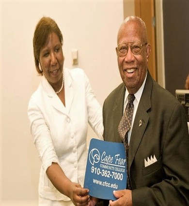 Computer School for Grandparents 1st Honor Grad now 101 year old rev aaron moore